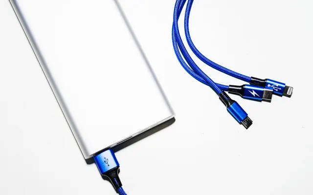 Cable de carga 3 en 1 para viajar - La Tienda del Viajero CholloTravel
